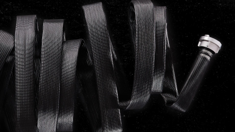 De Krachtpatser: GH Hilcoflex Rubber-gecoate slang met extreme weerstand tegen meststoffen en slijtage. Lage rek door de speciale vulkanisatieconstructie en met solide werk- en barstdruk.